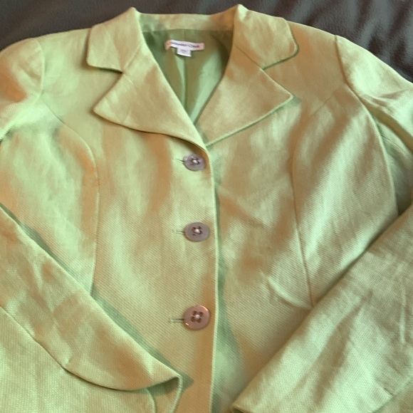 Coldwater Creek green jacket. Three buttons. Ruffled detailing bottom. Size 8 - Picture 3 of 11
